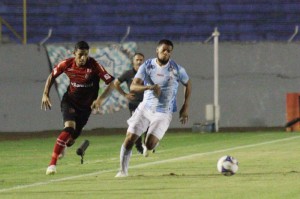 TIME paranaense aproveitou a oportunidade criada e garantiu os três pontos sobre o Xavante FOTO: Carlos Insaurriaga/GEB Especial DM