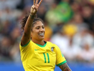 Cristiane é a dona da estreia na Copa do Mundo