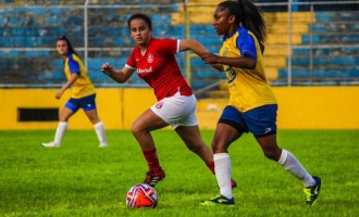 FUTEBOL FEMININO :  Lobas contra o Inter na final Sub-18