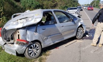 Acidente envolvendo três carros na BR-293