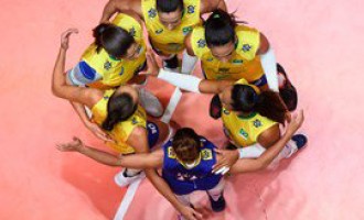 VÔLEI  : Seleção Feminina reage e vence