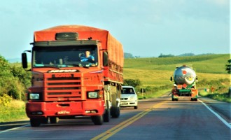 Sindicato das Empresas de Transportes de Carga estimam em aumento de 10% no valor do frete para Abril