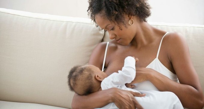 Amamentação auxilia no desenvolvimento cognitivo do bebê