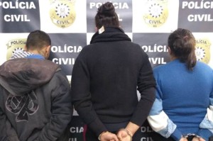 Trio foi preso por agentes da DRACO no bairro Areal 