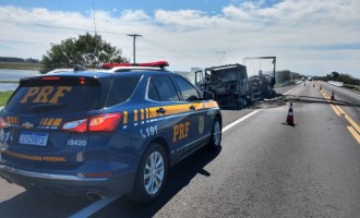 BR-116 : Caminhão pega fogo em Pedro Osório