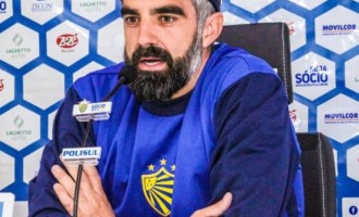 ENDRES : “Somos o Pelotas, temos que jogar sempre para ganhar”