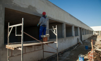 Prosseguem as obras da nova escola do Sítio Floresta