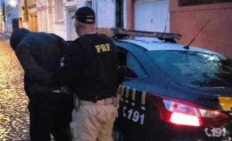 TRÂNSITO : Motorista resiste à abordagem, foge mas é preso na BR 293