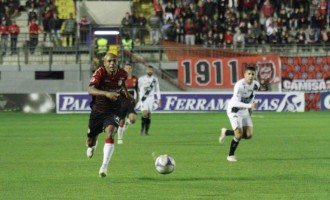 BRASIL : Querendo abrir distância, Brasil recebe o Figueirense