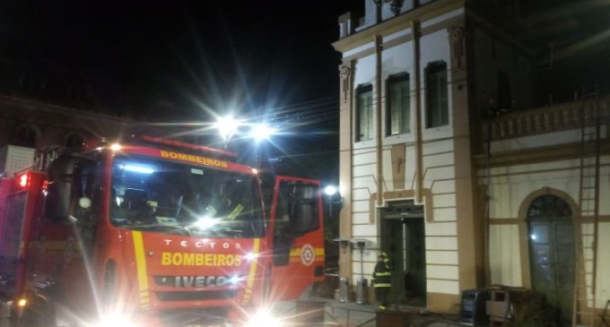 Bombeiros controlam princípio de incêndio no Mercado Central