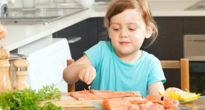 Pediatras devem incentivar o consumo de peixe por crianças