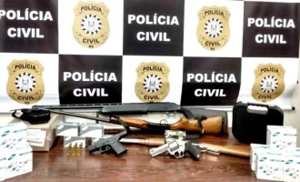 VIOLÊNCIA DOMÉSTICA : Agressor é flagrado com arsenal em casa