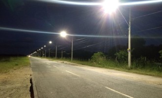 AVENIDA ADOLFO FETTER  : Iluminação por LED já está funcionando