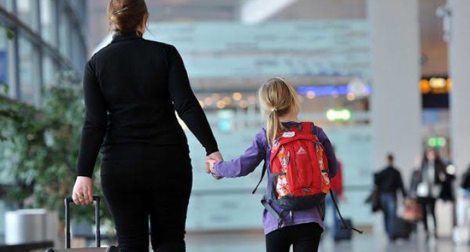 FÉRIAS DE VERÃO : Conheça as regras para viagens de menores de idade