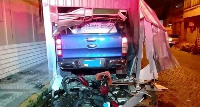 TRÂNSITO : Morte de motociclista em colisão no centro