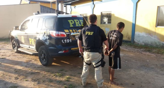 PRF prende homem furtando utensílios de associação de policiais em Pelotas