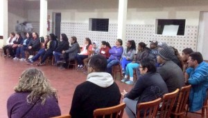 Integração coletiva através do debate dos moradores sobre reivindicações da Guabiroba