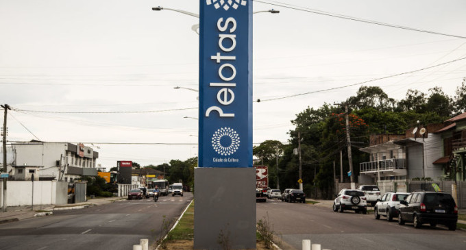 Prefeitura inaugura pórtico de entrada no Simões Lopes