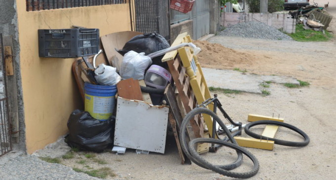 DIA DO BOTA FORA : Moradores poderão descartar restos de obra, lixo eletrônico e até móveis