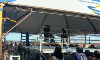 Evento de Boxe reúne centenas no Laranjal