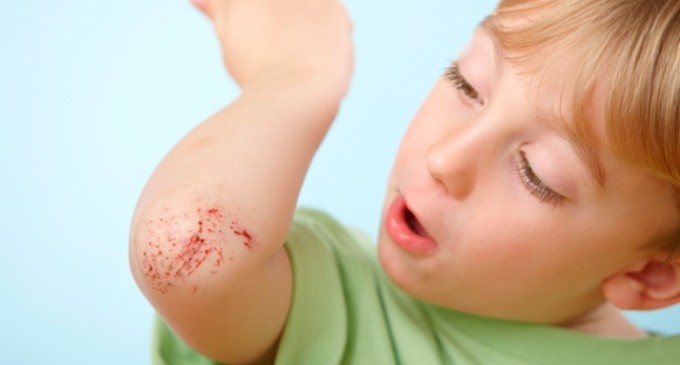 CUIDADO COM AS CRIANÇAS  : Pediatra dá dicas para evitar acidentes durante isolamento