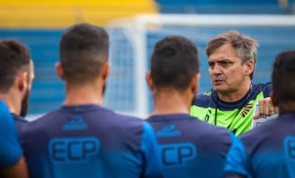 WINCK : “Temos seis decisões pela frente”, afirma o treinador do Pelotas