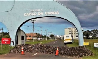 Prefeitura de Capão da Canoa constrói barricadas nos acessos da cidade