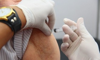 Prefeitura suspende a vacinação de idosos