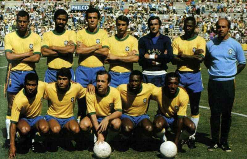 Brasil 3x2 Romênia. Em pé: Carlos Alberto, Brito, Fontana, Wilson Piazza, Felix, Everaldo e Admildo Chirol. Agachados: Jairzinho, Clodoaldo, Tostão, Pelé e Paulo Cezar.