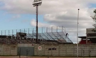 BENTO FREITAS :  Preparação do estádio para últimas obras pela Juscelino Kubitschek