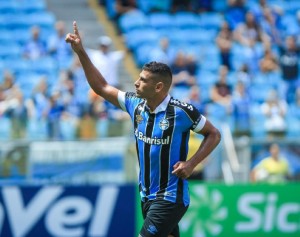 Diego Souza está em isolamento no Rio de Janeiro; dia foi pesado para o clube, com notícia de um infarto sofrido pelo segurança Fernandão Foto: Lucas Uebel / Grêmio FBPA