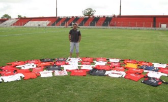 COLECIONADOR XAVANTE  : Marcelo Barboza conta a história do clube através de suas camisas