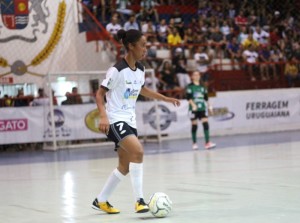Pelotense Evelyn, cada vez mais participativa nos gols da Malgi Foto: Victor Thompsen / Malgi Futsal