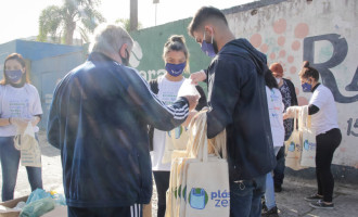 Prefeitura conscientiza feirantes sobre projeto “Plástico Zero”