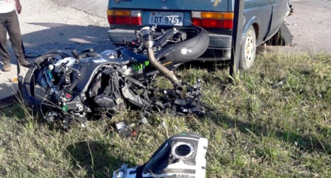 TRÂNSITO : Motociclista morre em colisão