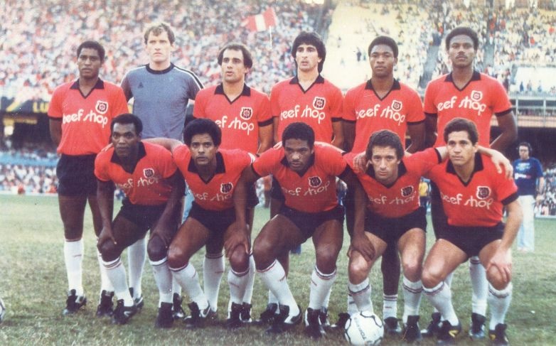 Brasil de 1985: Nei Dias, João Luiz, Hélio Vieira, Alamir, Jorge Batata e Silva; agachados: Junior Brasília, Lívio, Bira, Zezinho e Canhotinho