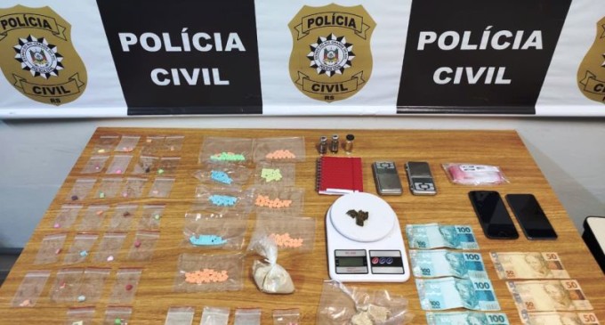 FLAGRANTE  : Polícia Civil e PRF prendem  Casal com drogas sintéticas