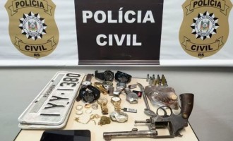 POLÍCIA CIVIL  : Trio é preso pela DRACO  com veículo roubado