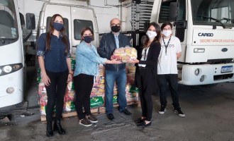Construtora Porto 5 faz doação de alimentos