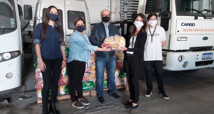 Construtora Porto 5 faz doação de alimentos