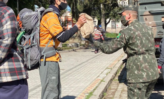AÇÃO DO FORO : Domingo Solidário já distribuiu aproximadamente duas mil refeições
