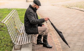 Trabalhadores da saúde, do comércio e aposentados são os mais afetados pela Covid-19