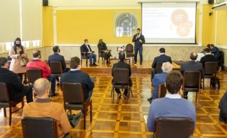 Em Pelotas, Eduardo finaliza reuniões regionais sobre a Reforma Tributária RS