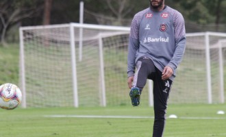 Eduardo Martini retorna ao Brasil