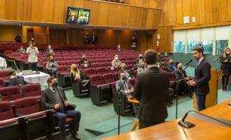 Governador sanciona lei que institui plano de carreira do Ministério Público