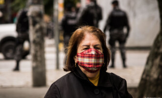 Maior contágio continua entre profissionais da saúde e aposentados em Pelotas