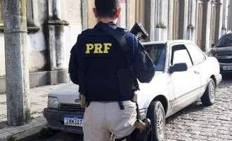 RECEPTAÇÃO : PRF prende homem  com veículo furtado