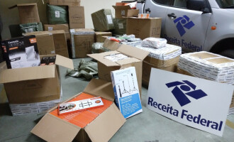 Receita Federal apreende 1,5 tonelada de mercadorias em duas transportadoras localizadas em Pelotas