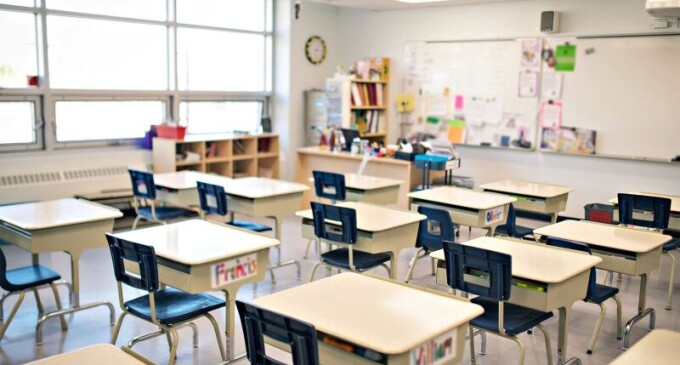 Estado retira o teto de 50% de alunos por sala de aula