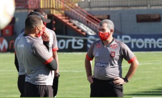 Cláudio Tencati assume o Brasil para segundo turno da Série B